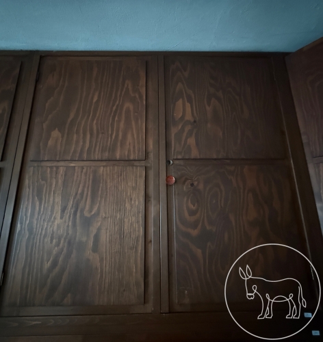 281 - massiver Holzschrank klein