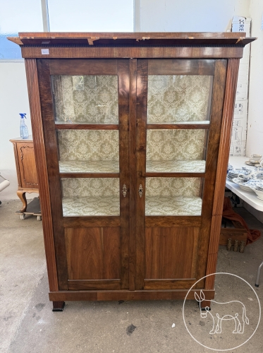 04 - Antike Holzvitrine, verglast