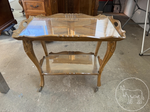 34 - Antiker Beistelltisch auf Rollen