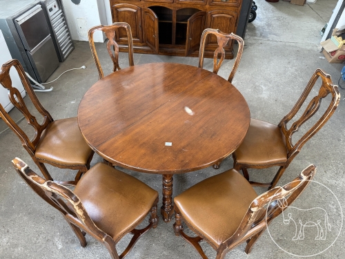 Bild 60 - Tisch mit 6 Sesseln