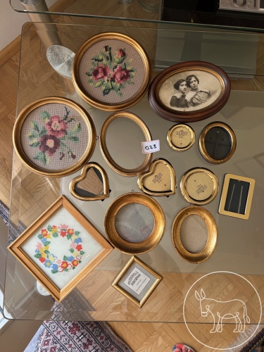 023 - 7 goldene Bilderrahmen