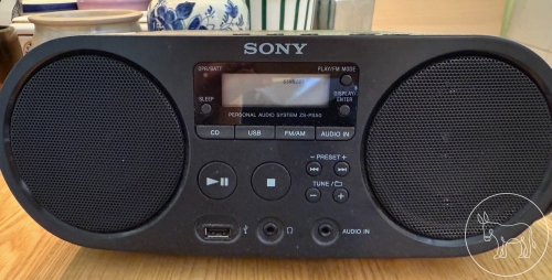 030 - SONY CD Player u. Radio