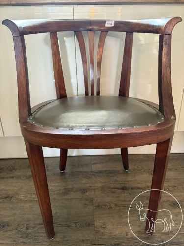 036 - massiver Holzsessel