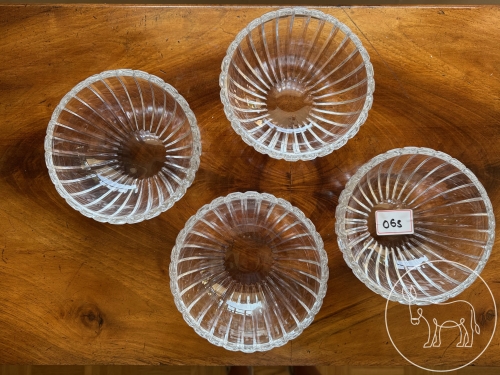 063 - 4 geschliffene Glasschalen