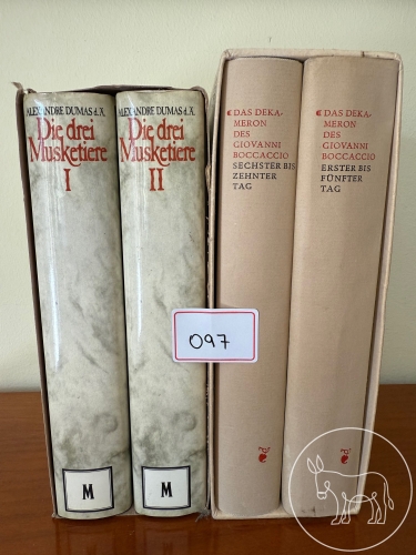 Bild 097 - 2 Buchbände