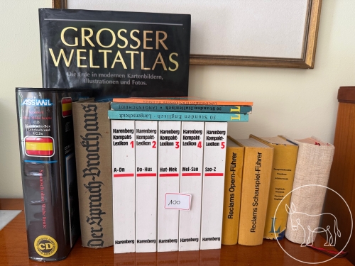 Bild 100 - Lexika, Atlas, Wörterbücher