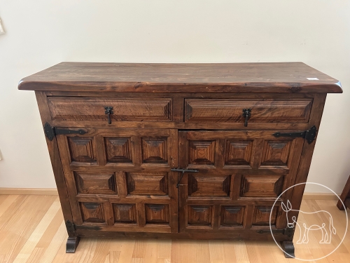 131 - Rustikale Vollholz Kommode