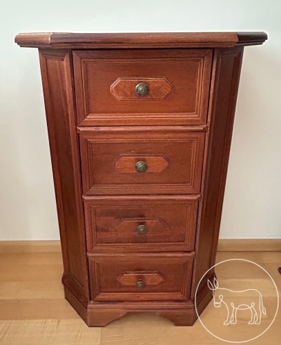 Bild 137 - Kleines Regal mit 4 Schubladen