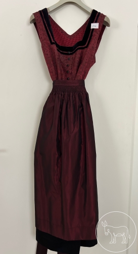 143 - Maßgefertigtes Dirndl