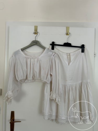 Bild 148 - Unterrock mit Dirndlbluse