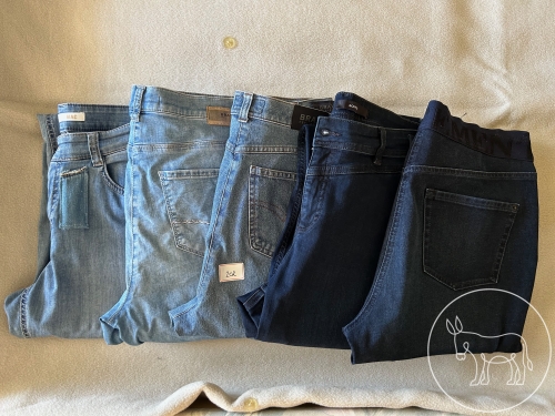 Bild 202 - 5 Jeanshosen