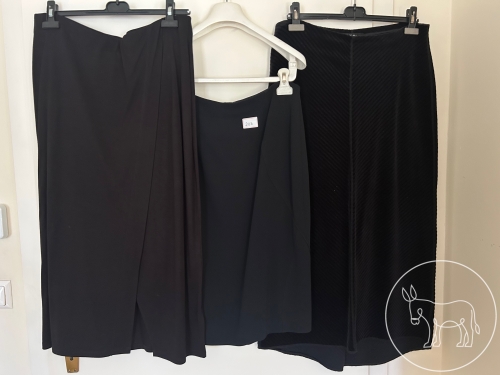 Bild 208 - 3 schwarze Röcke