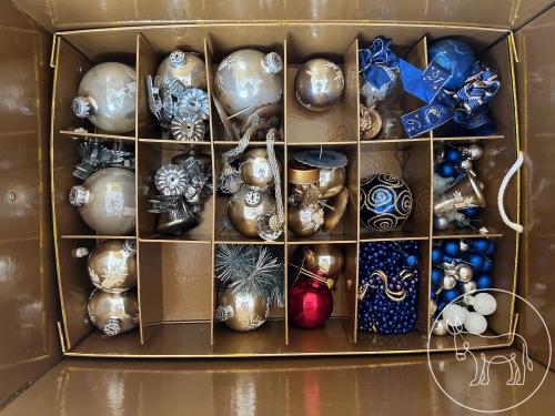 262 - Sehr viel Weihnachtsschmuck