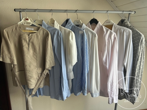 Bild 292 - Blusen Konvolut