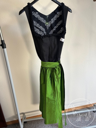 319 - Schwarzes kurzes Gössl-Dirndl