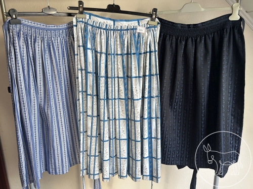 320 - 3 Dirndlschürzen