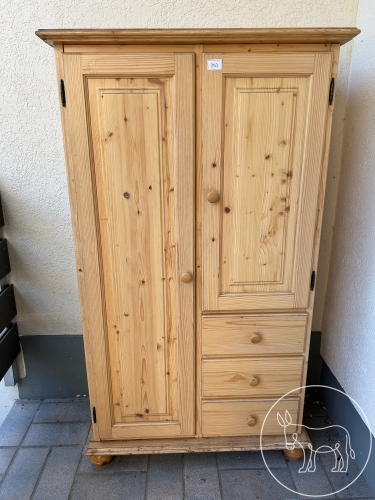 353 - Holzschrank
