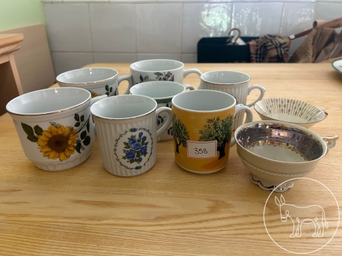 Bild 358 - Tassen und Häferl