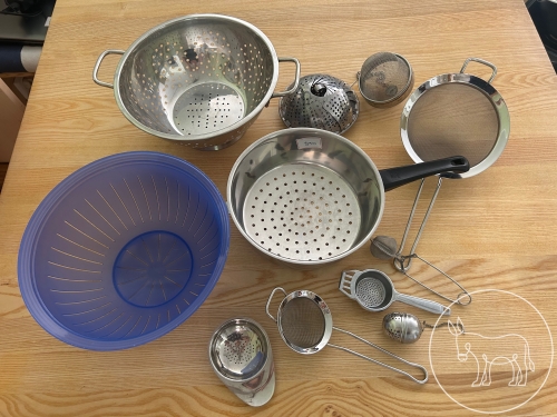 Bild 370 - Siebe Konvolut