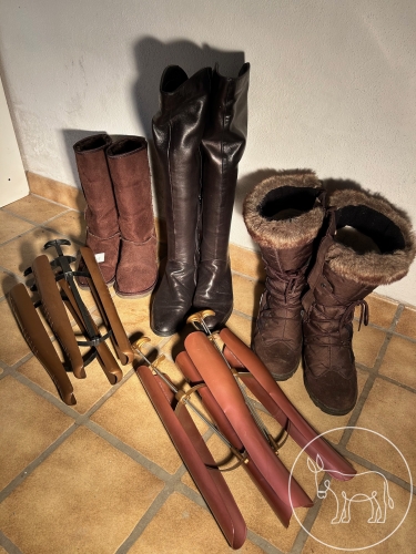 Bild 415 - Stiefel und Stiefelspanner Gr. 40/41