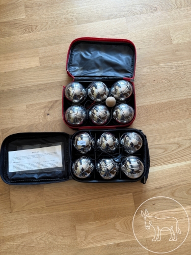 Bild 043 - 2 Boccia Sets