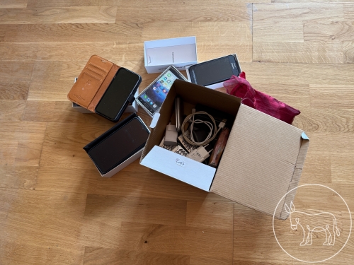 Bild 057 - alte Handys Konvolut