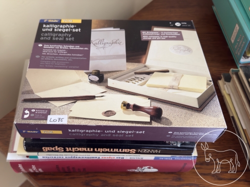 Bild 075 - Bücher und Kalligraphie-Set
