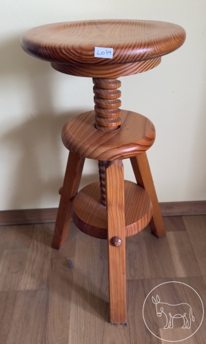 Bild 079 - Holzhocker höhenverstellbar
