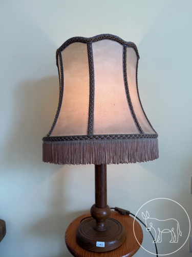 Bild 082 - Tischlampe mit Fransen