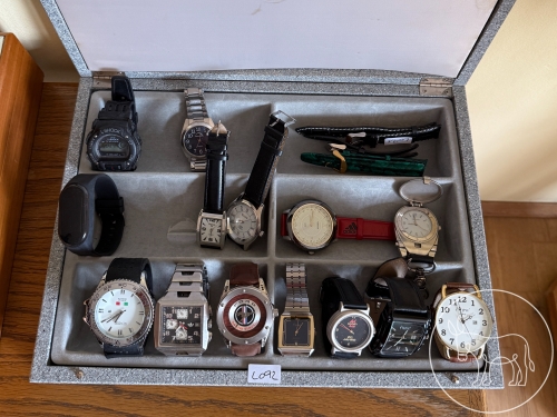 Bild 092 - Uhren Konvolut