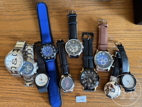 Bild 095 - Uhren Konvolut