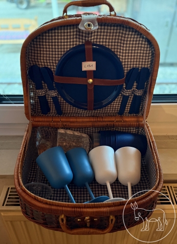 Bild 131 - Picknickkorb mit Zubehör