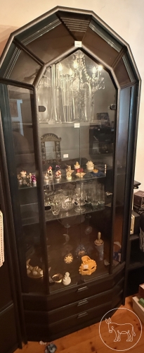152 - Glasschrank / Vitrine