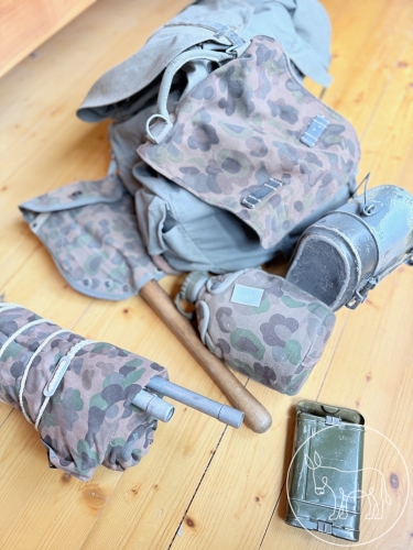 Bild 166 - Militär Utensilien