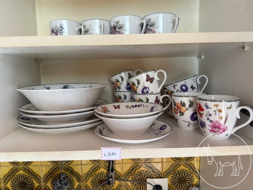 Bild 214 - Geschirr Konvolut