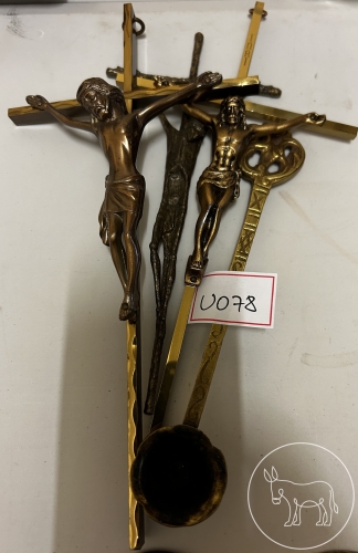 Bild 078 - 3 Kreuze und eine Kerzenglocke