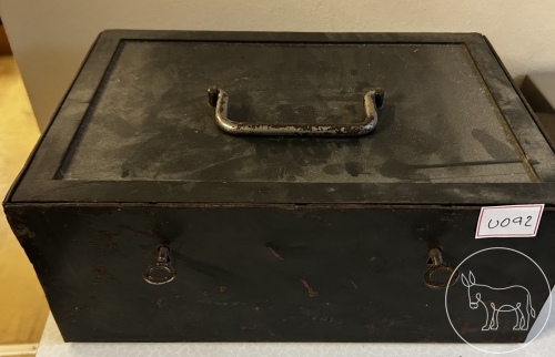 Bild 092 - Metallkiste / Kassa