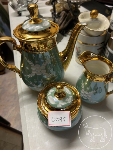 Bild 095 - Teekanne mit Zubehör