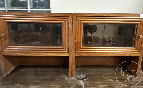 Bild 109 - 2 Kästchen mit Glastüre