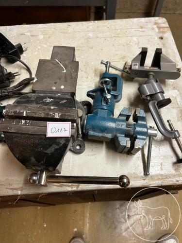 Bild 127 - Schraubzwingen Konvolut