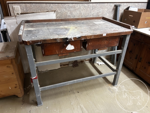 134 - Werkbank mit 2 Schubladen