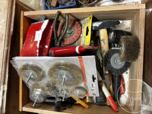 Bild 138 - Werkzeug und Zubehör