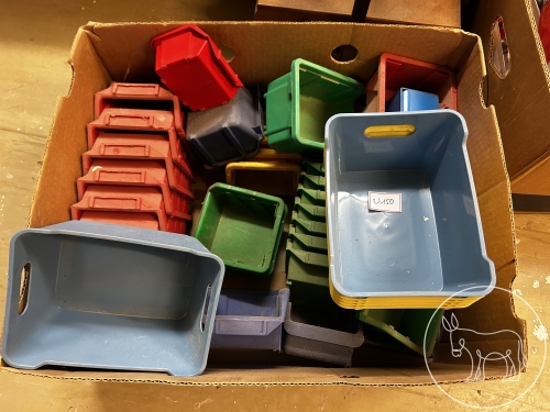 Bild 150 - Schraubenbehälter