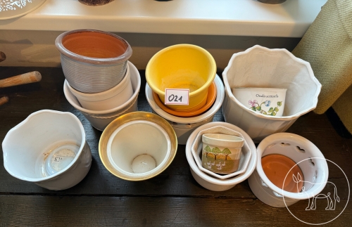 021 - Übertöpfe Konvolut