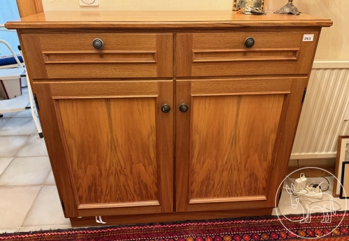 043 - Vorzimmerschrank