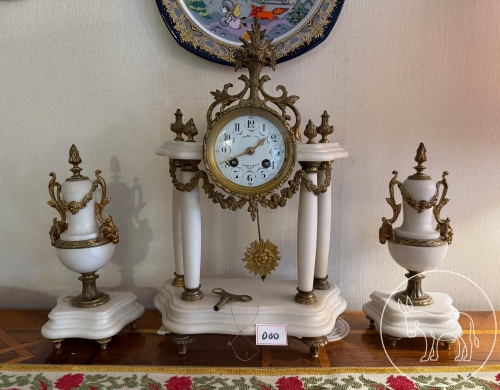 060 - Antike französische Kaminuhr