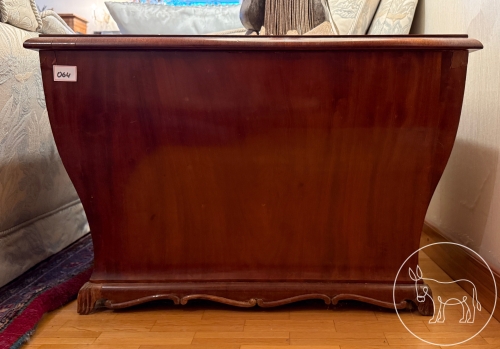 064 - antike kleine Truhe / Beistelltisch