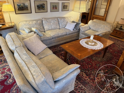 065 - 3-teiliges Sofa