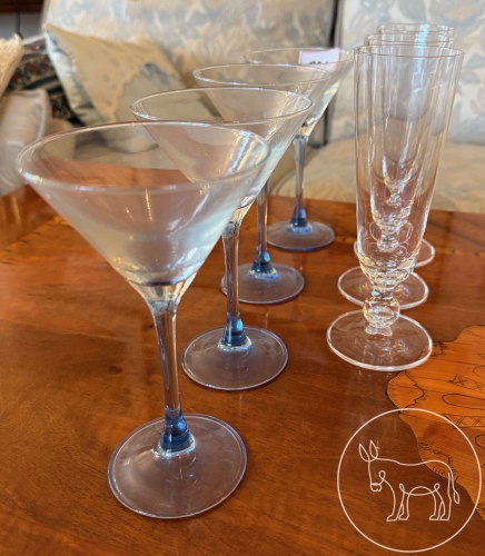 076 - Sektflöten und Martinigläser