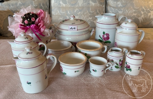 109 - Antikes florales Porzellan